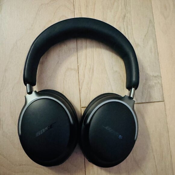 Bose QuietComfort Wireless Noise Cancelling Over-the-Ear Bluetooth Headphones - Picture 4 of 8